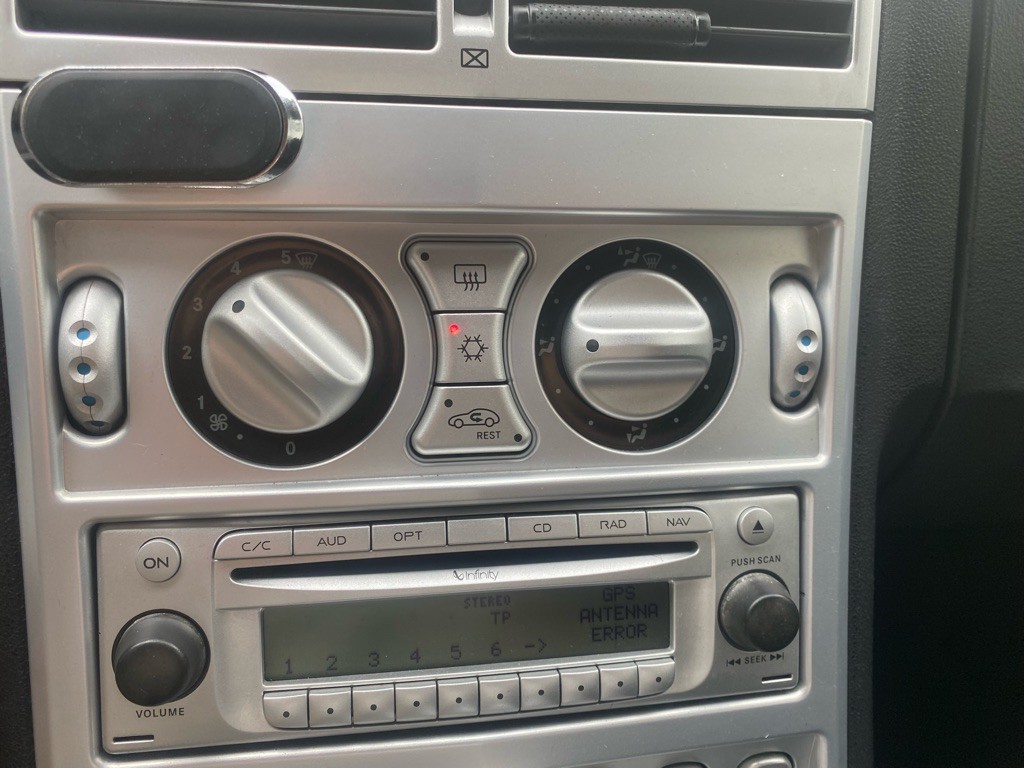 2005 Chrysler Crossfire Image 33