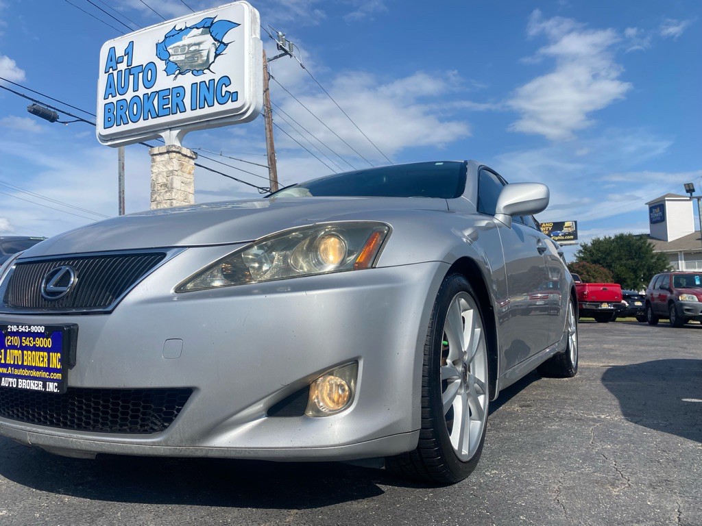 2006 Lexus IS Image 1