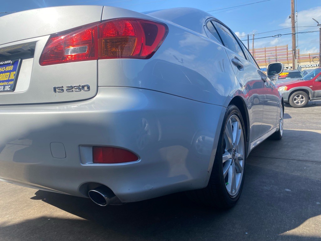 2006 Lexus IS Image 4