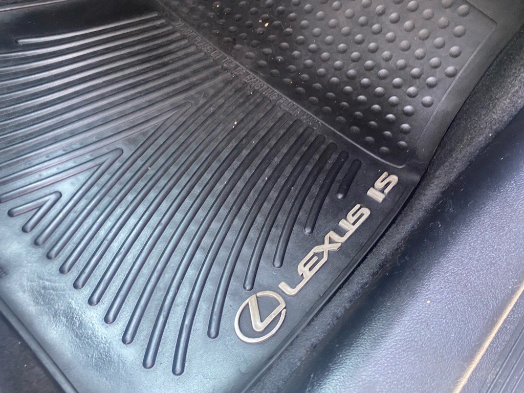 2006 Lexus IS Image 26