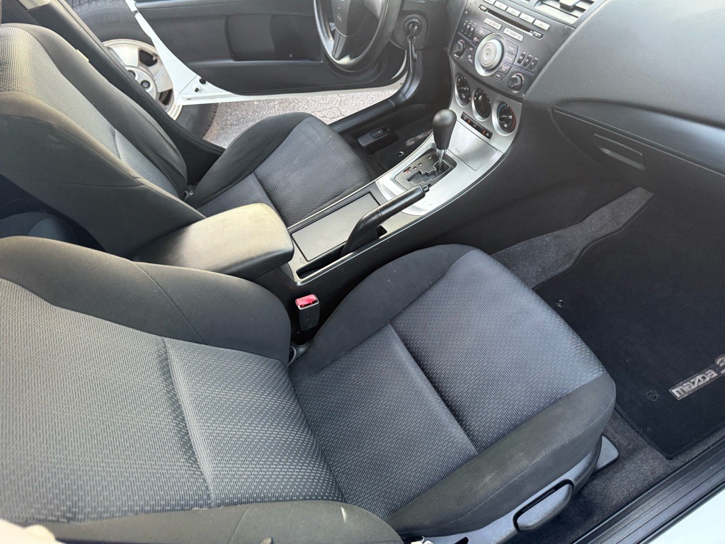 2010 Mazda Mazda3 Image 16