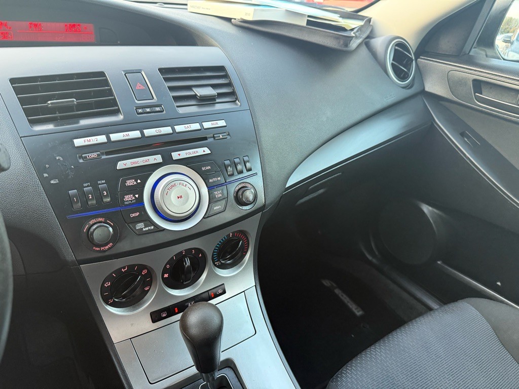 2010 Mazda Mazda3 Image 21