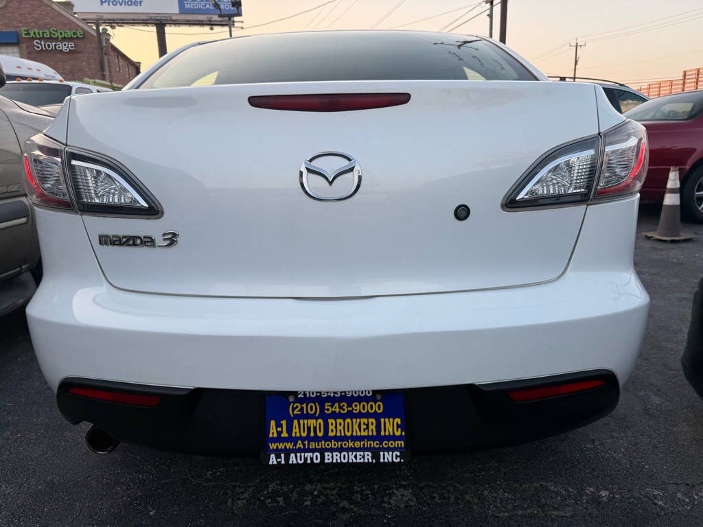2010 Mazda Mazda3 Image 3