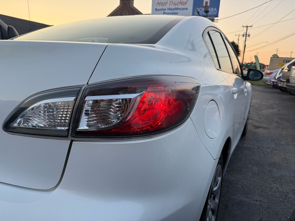 2010 Mazda Mazda3 Image 4