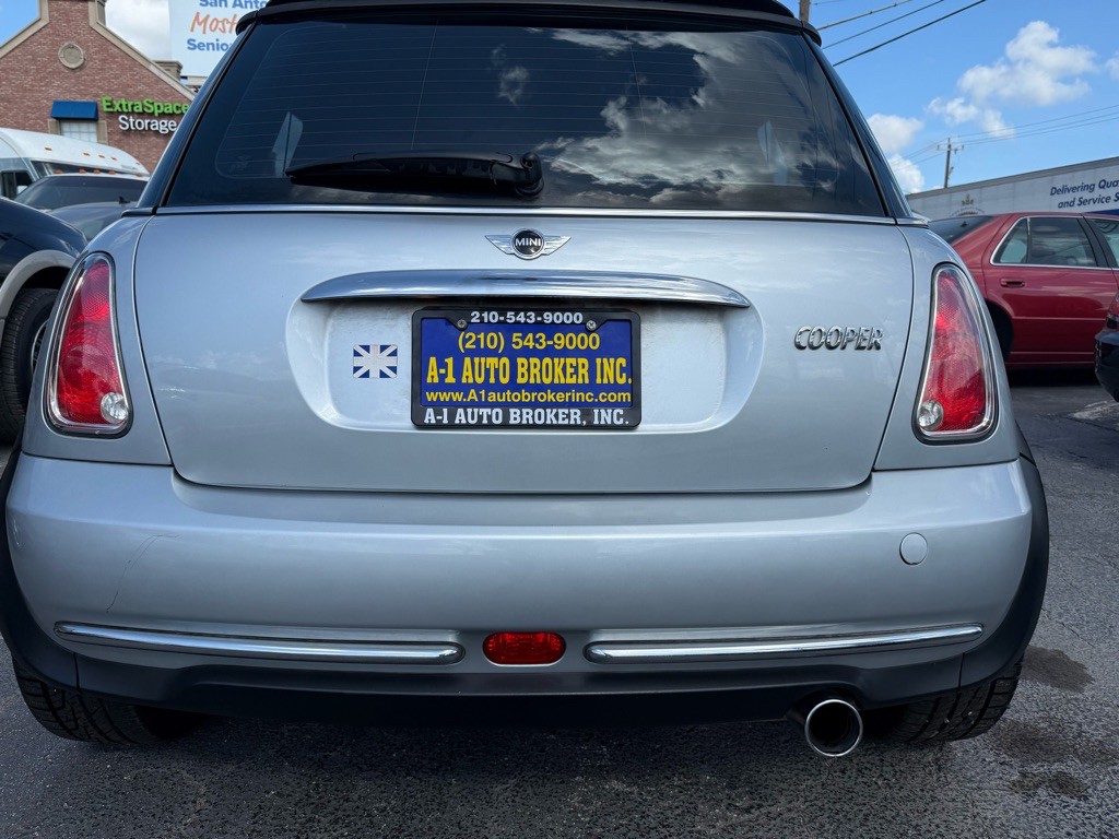 2006 MINI Cooper Image 3