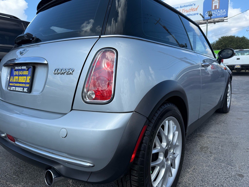 2006 MINI Cooper Image 4