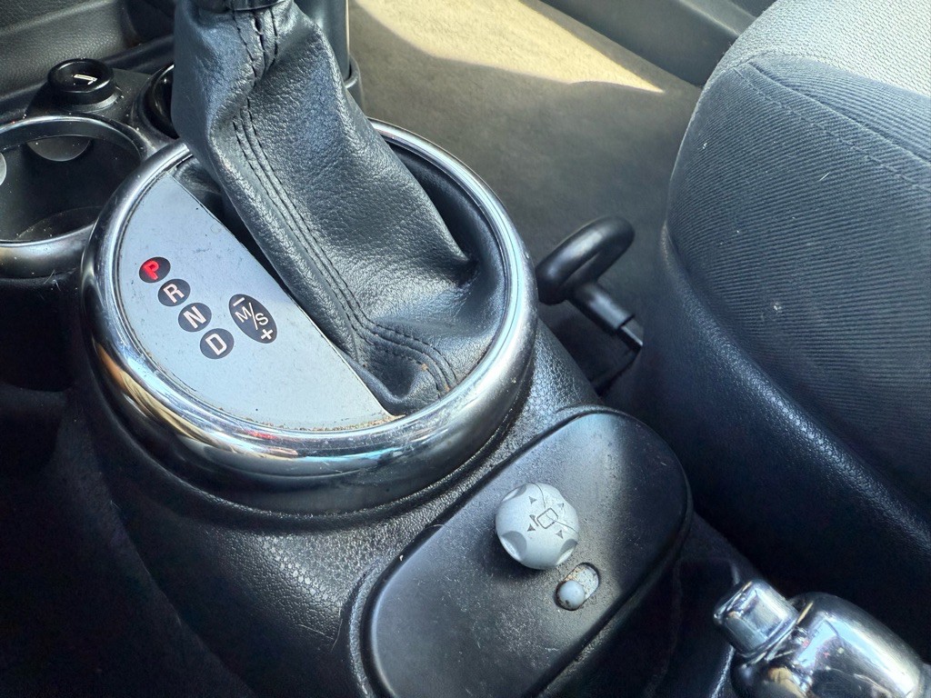 2006 MINI Cooper Image 21
