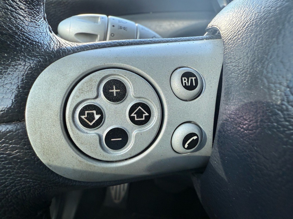 2006 MINI Cooper Image 25