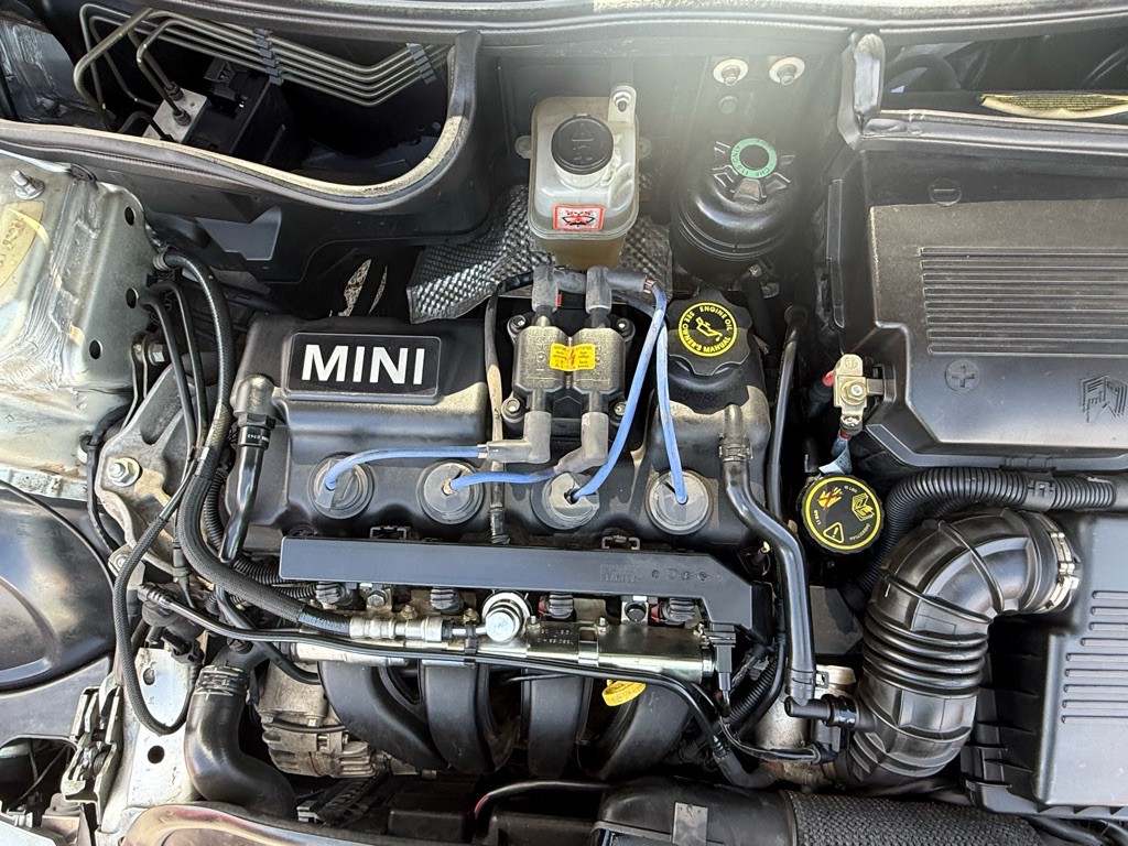 2006 MINI Cooper Image 26