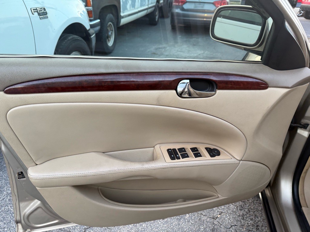 2006 Buick Lucerne Image 8