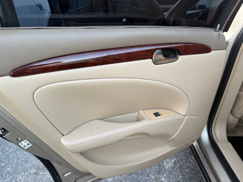 2006 Buick Lucerne Image 9