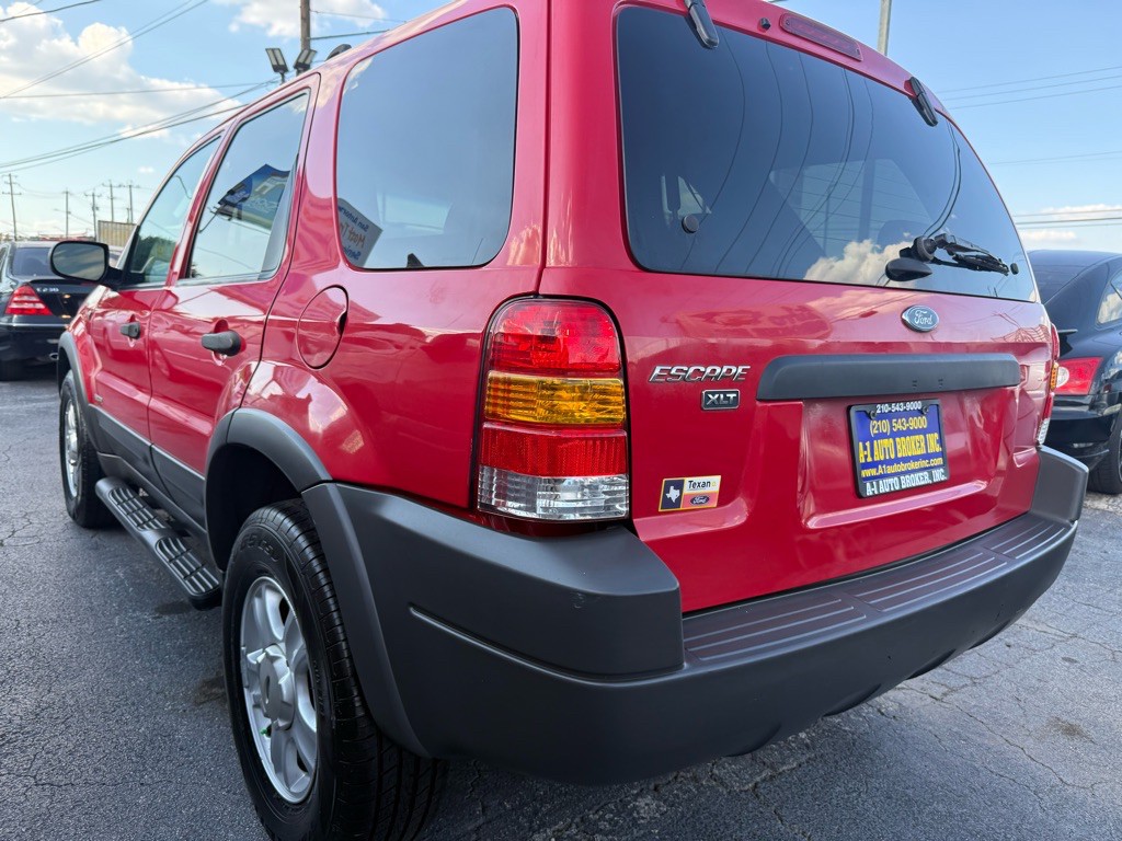 2002 Ford Escape Image 2