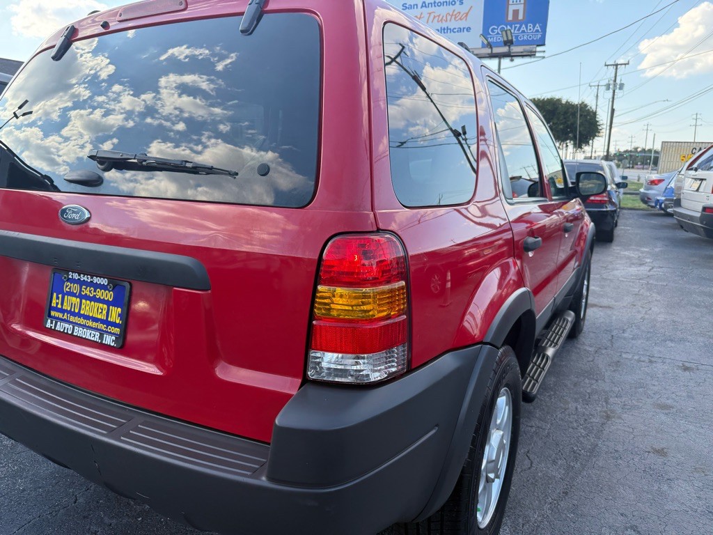 2002 Ford Escape Image 4