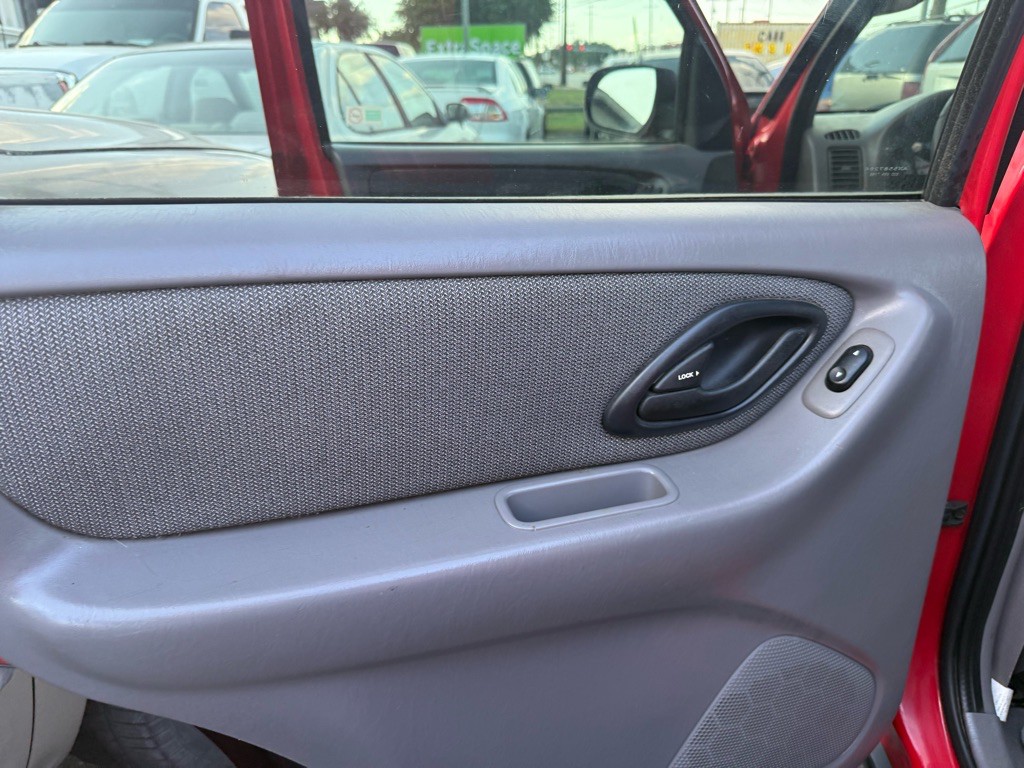 2002 Ford Escape Image 7
