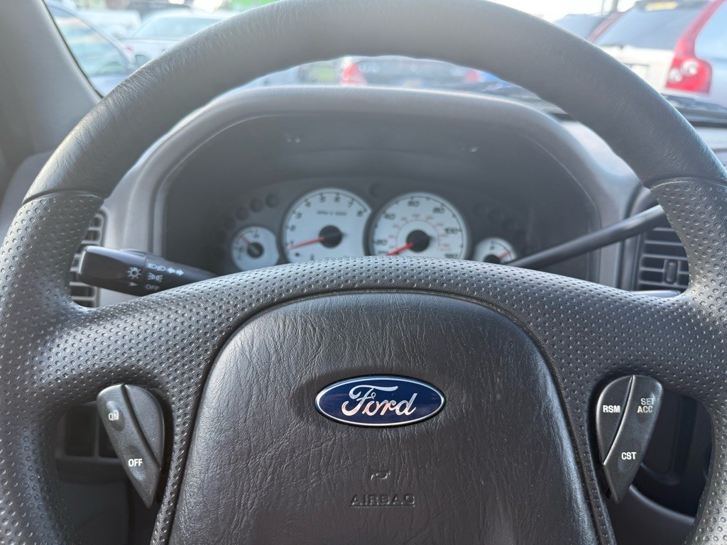 2002 Ford Escape Image 26