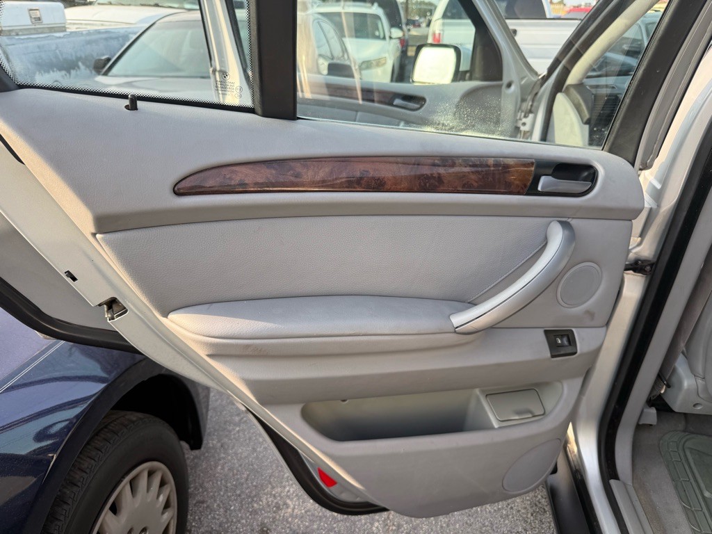 2006 BMW X5 Image 16
