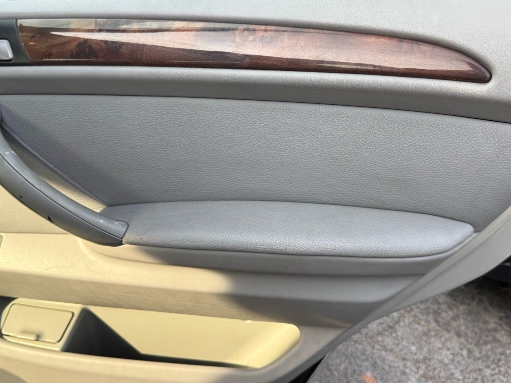 2006 BMW X5 Image 25