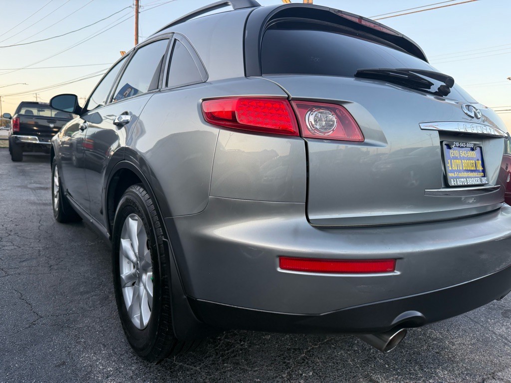 2006 INFINITI FX35 Image 2