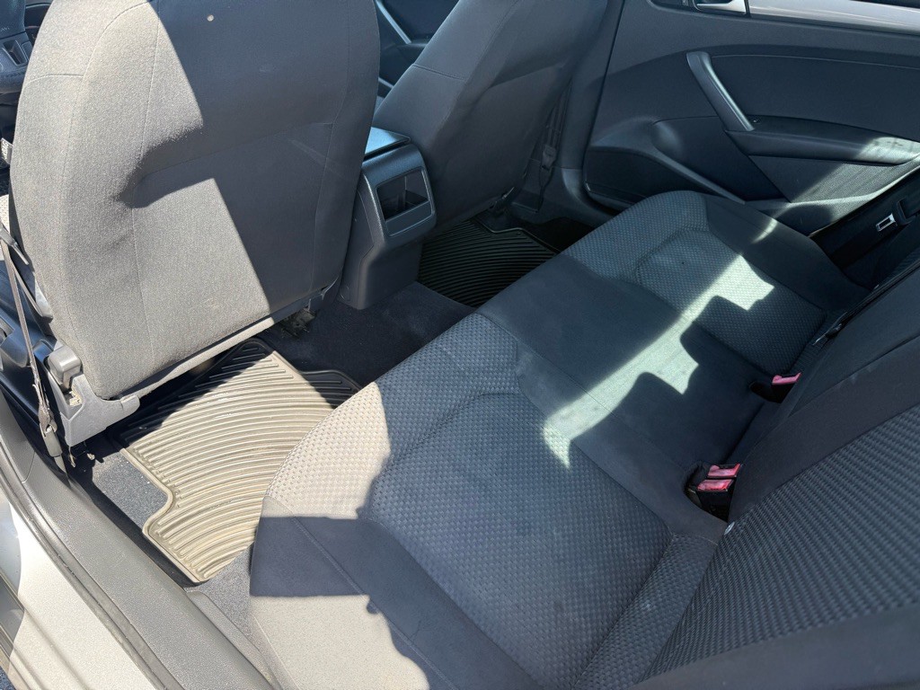 2014 Volkswagen Passat Image 9