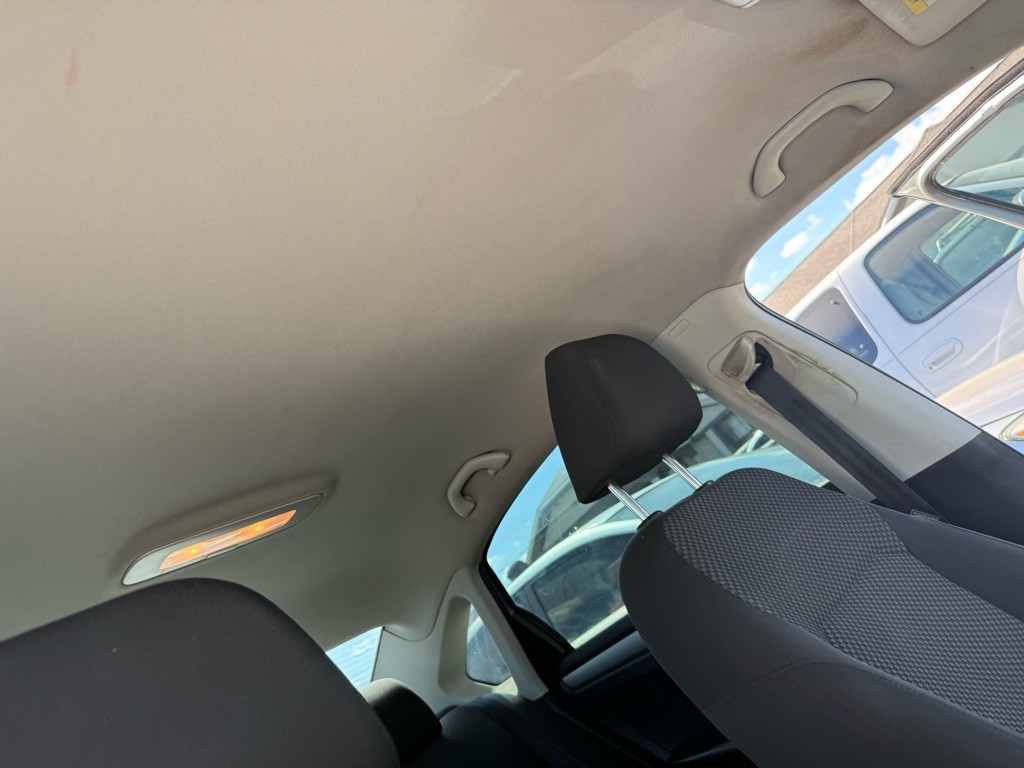 2014 Volkswagen Passat Image 19