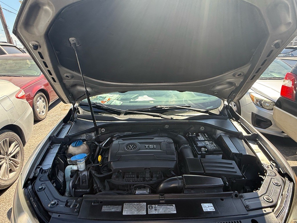 2014 Volkswagen Passat Image 28