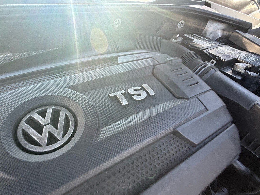 2014 Volkswagen Passat Image 29
