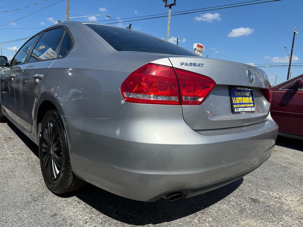 2014 Volkswagen Passat Image 2