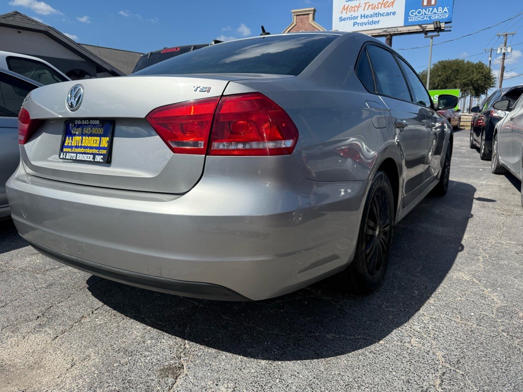 2014 Volkswagen Passat Image 4