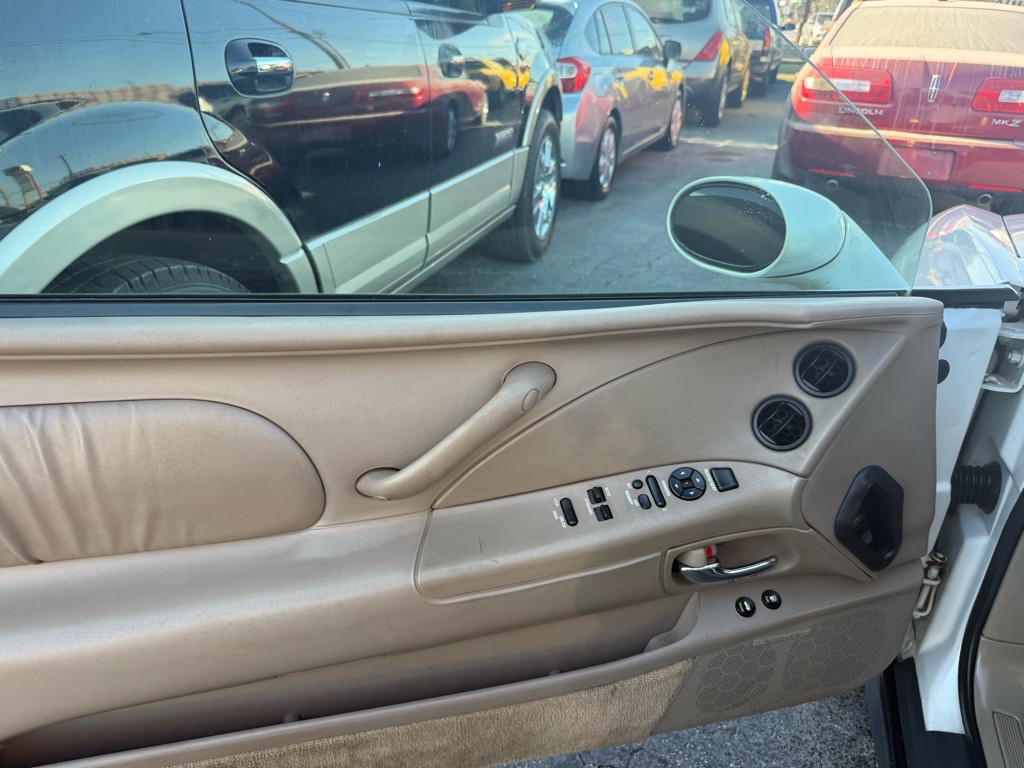 1998 Buick Riviera Image 11