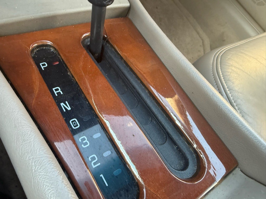 1998 Buick Riviera Image 31