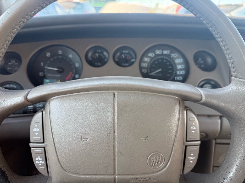 1998 Buick Riviera Image 35