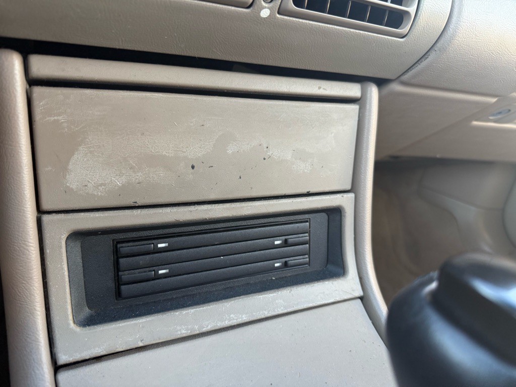 1998 Buick Riviera Image 43