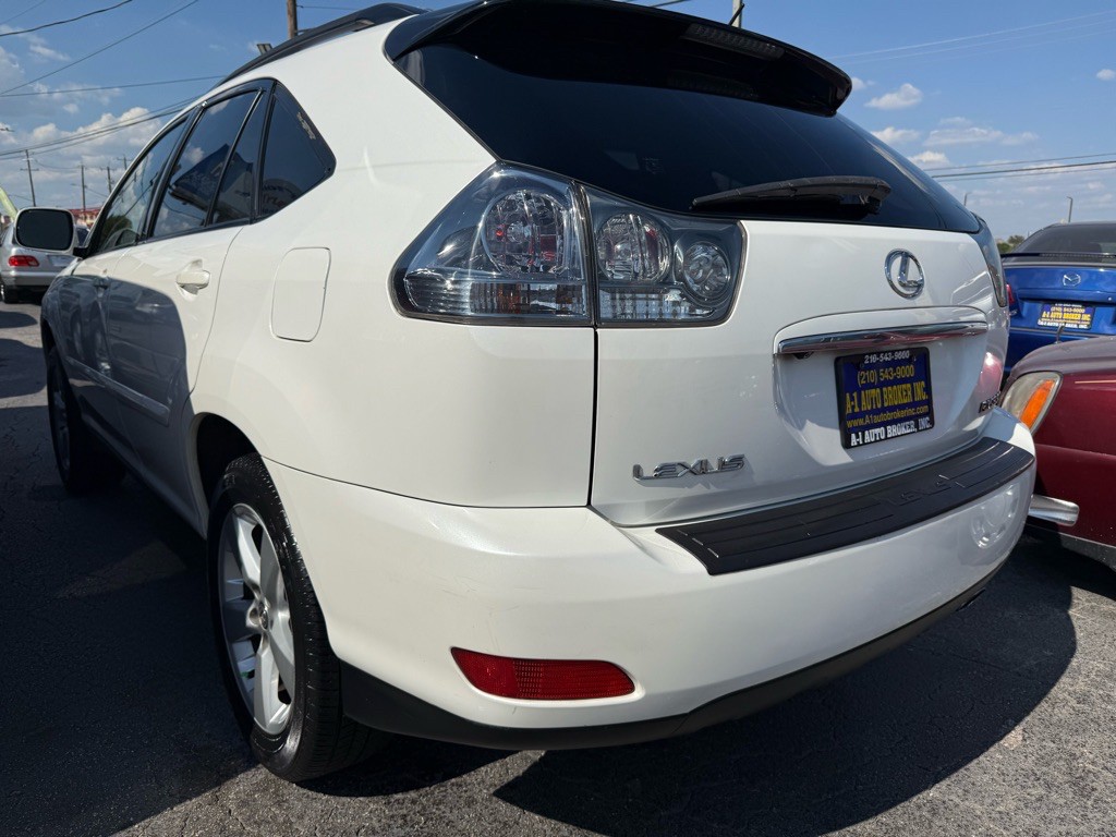 2004 Lexus RX Image 2