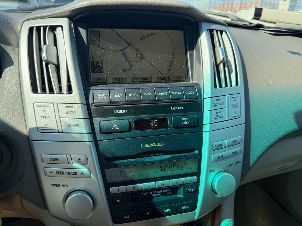 2004 Lexus RX Image 22
