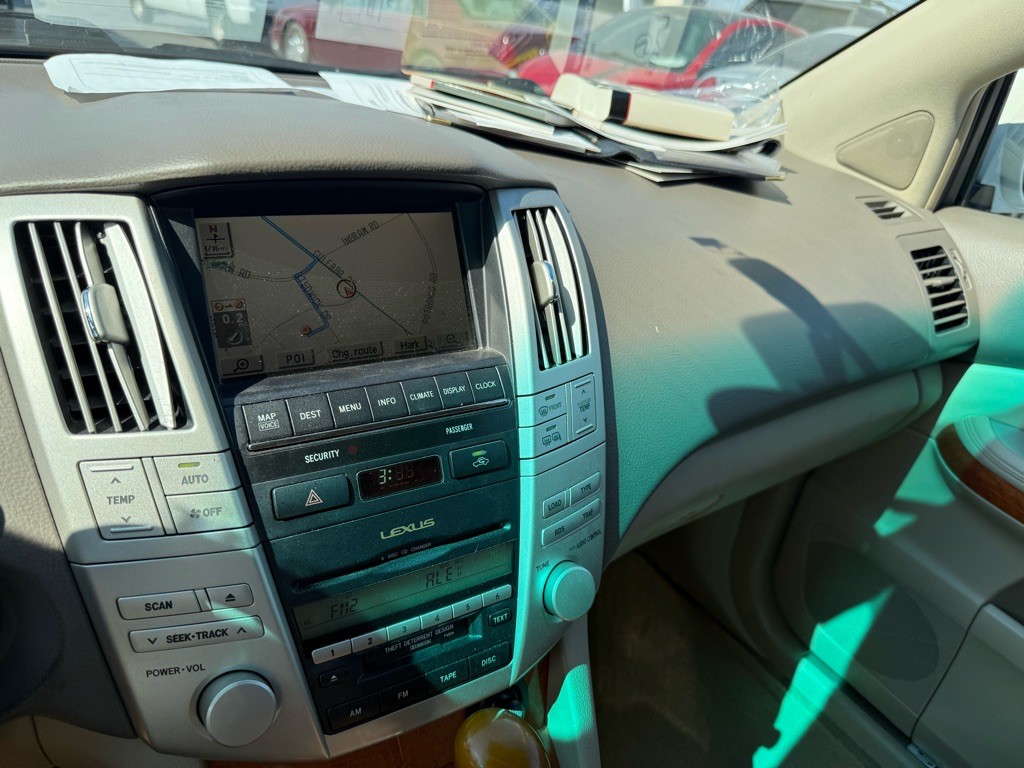2004 Lexus RX Image 25