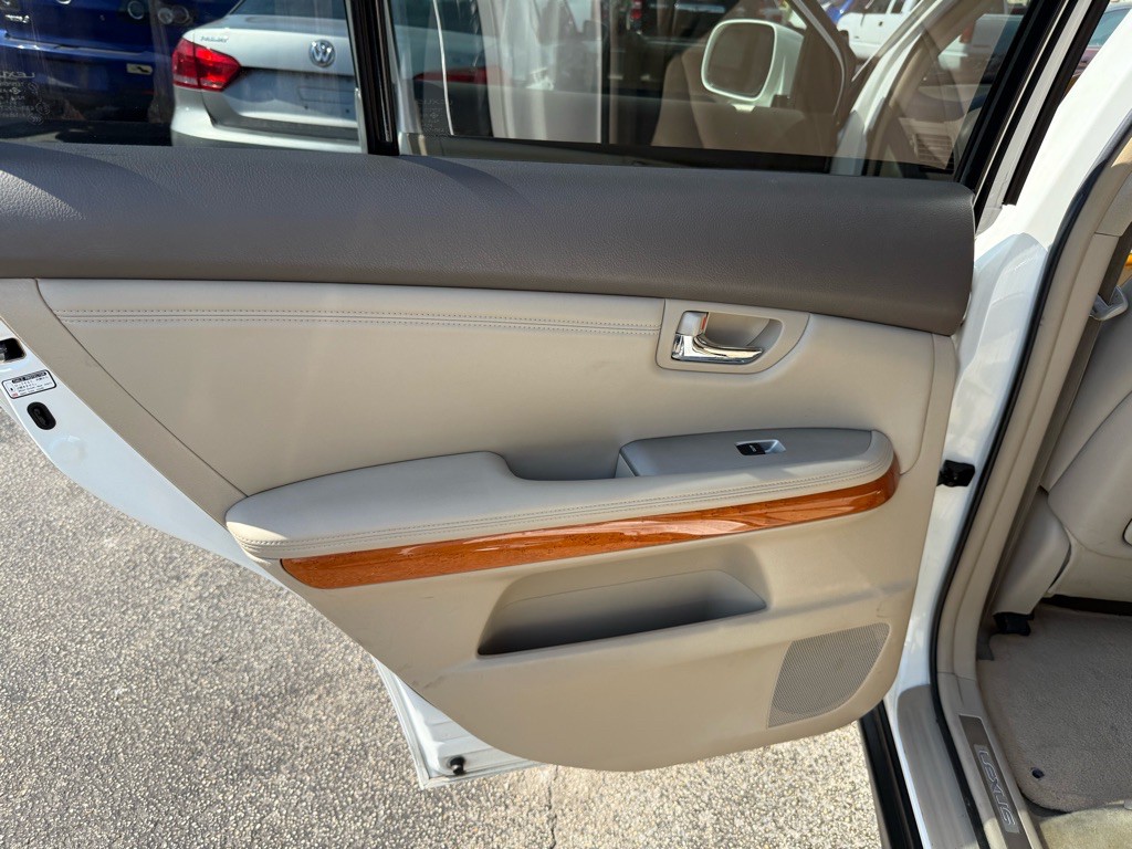 2004 Lexus RX Image 32