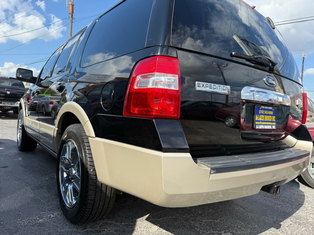 2008 Ford Expedition Image 2