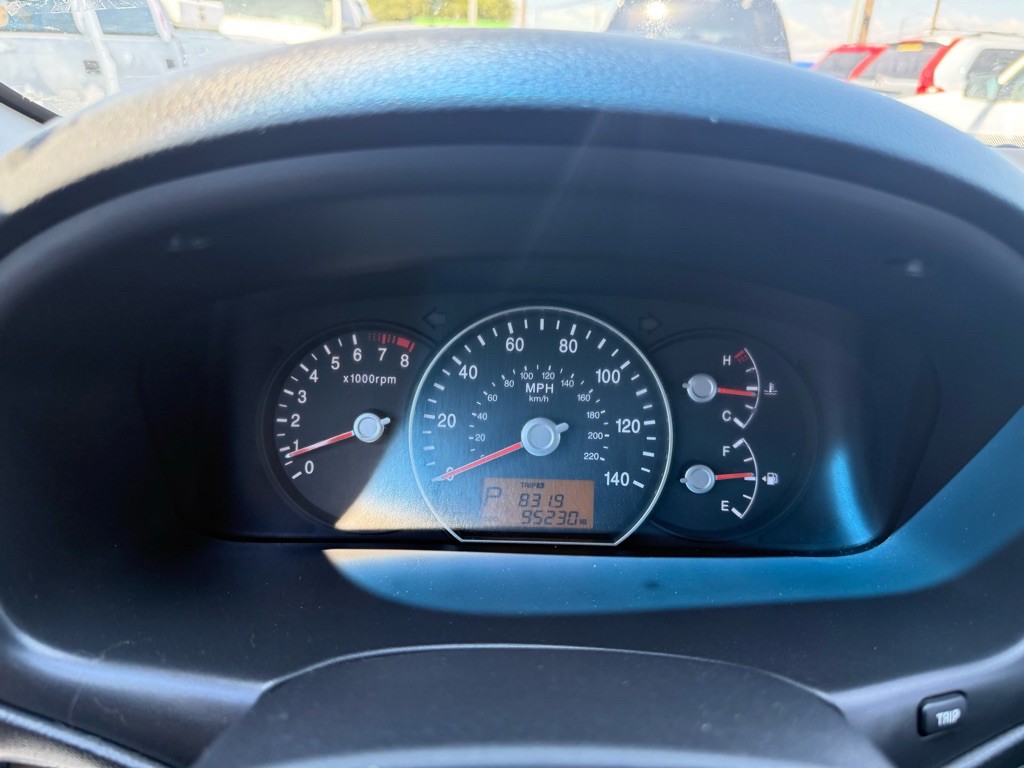 2008 Kia Rondo Image 24
