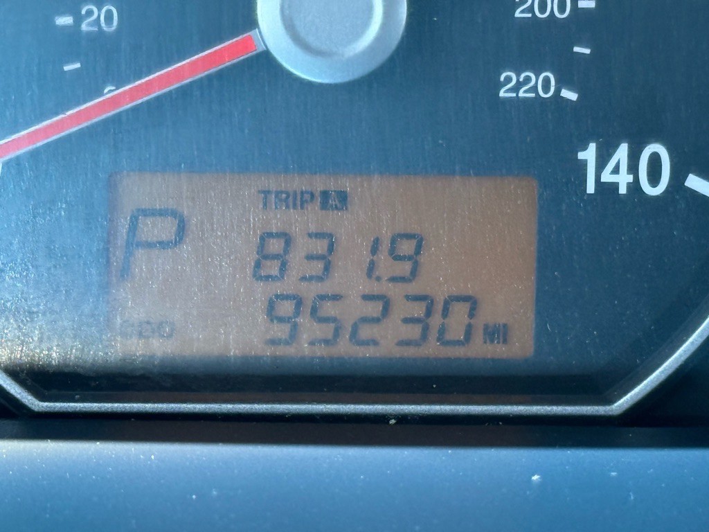 2008 Kia Rondo Image 26