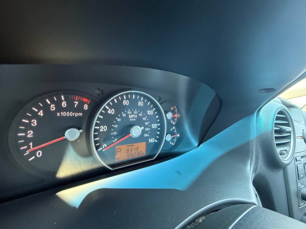 2008 Kia Rondo Image 28