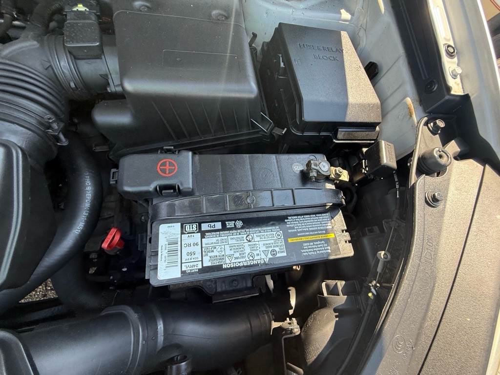 2008 Kia Rondo Image 34