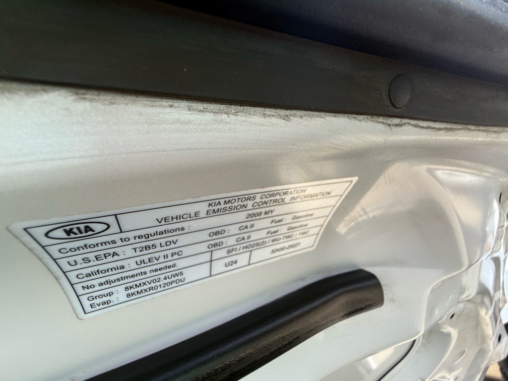2008 Kia Rondo Image 36
