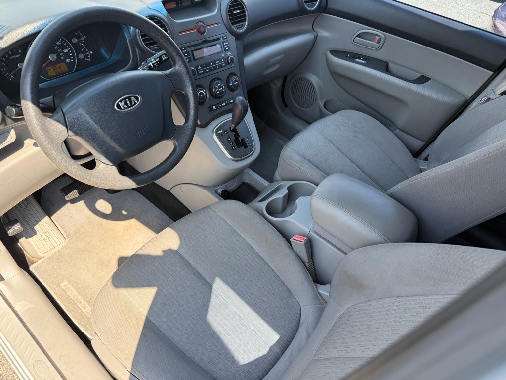 2008 Kia Rondo Image 37