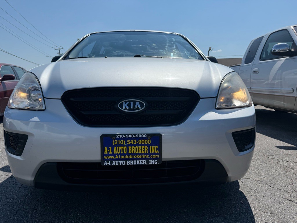 2008 Kia Rondo Image 6