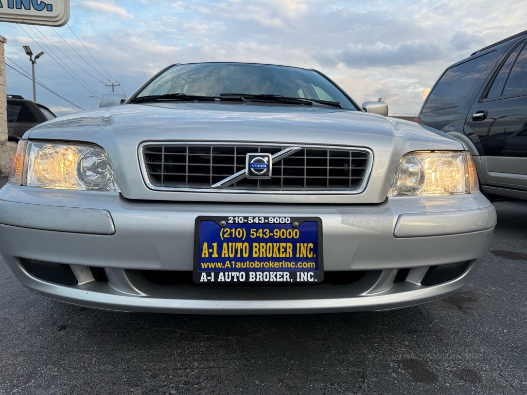 2004 Volvo V40 Image 6
