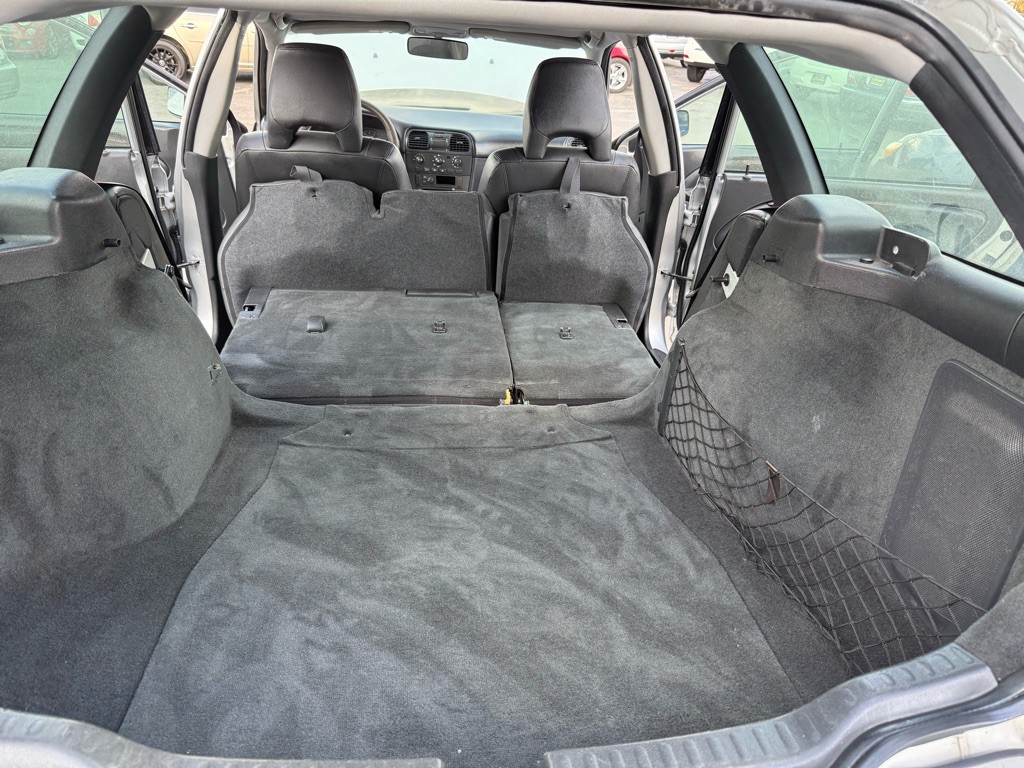 2004 Volvo V40 Image 8