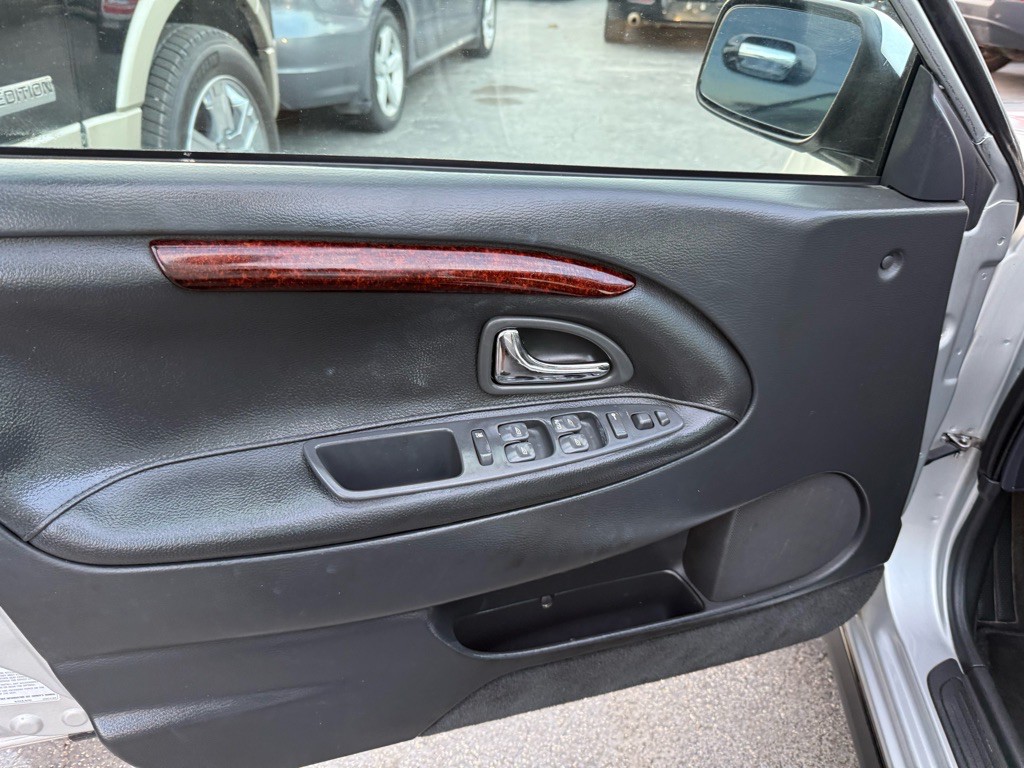 2004 Volvo V40 Image 10