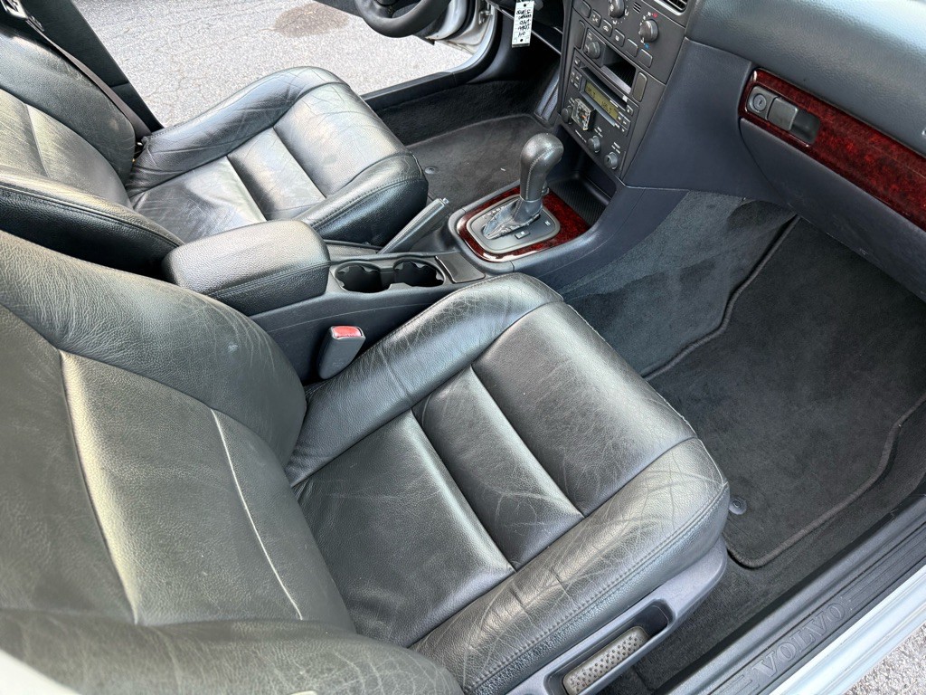 2004 Volvo V40 Image 16