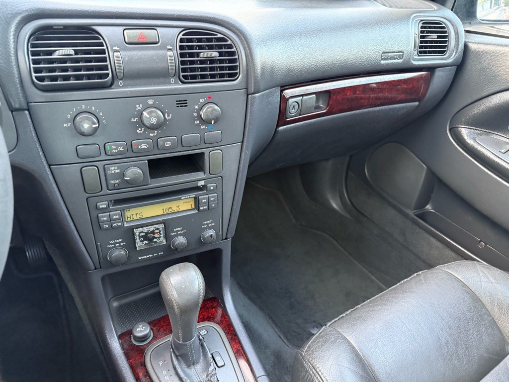2004 Volvo V40 Image 27