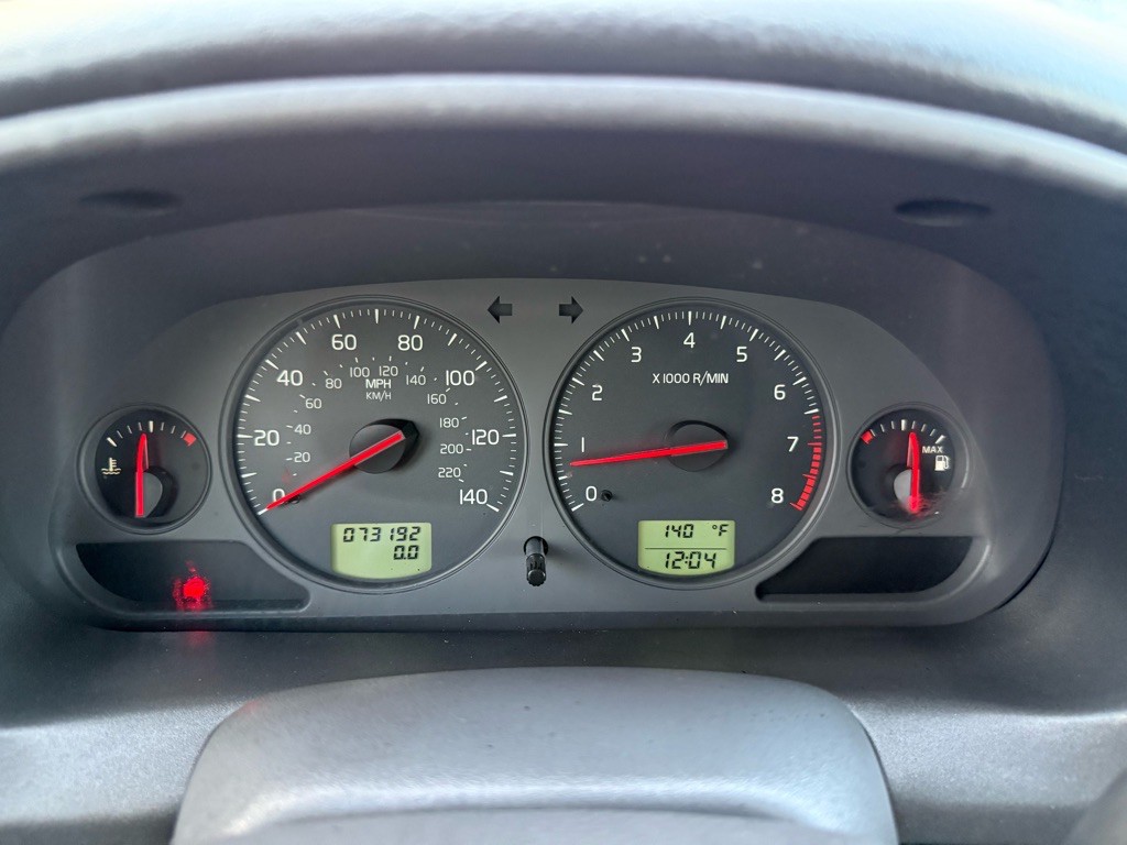 2004 Volvo V40 Image 32